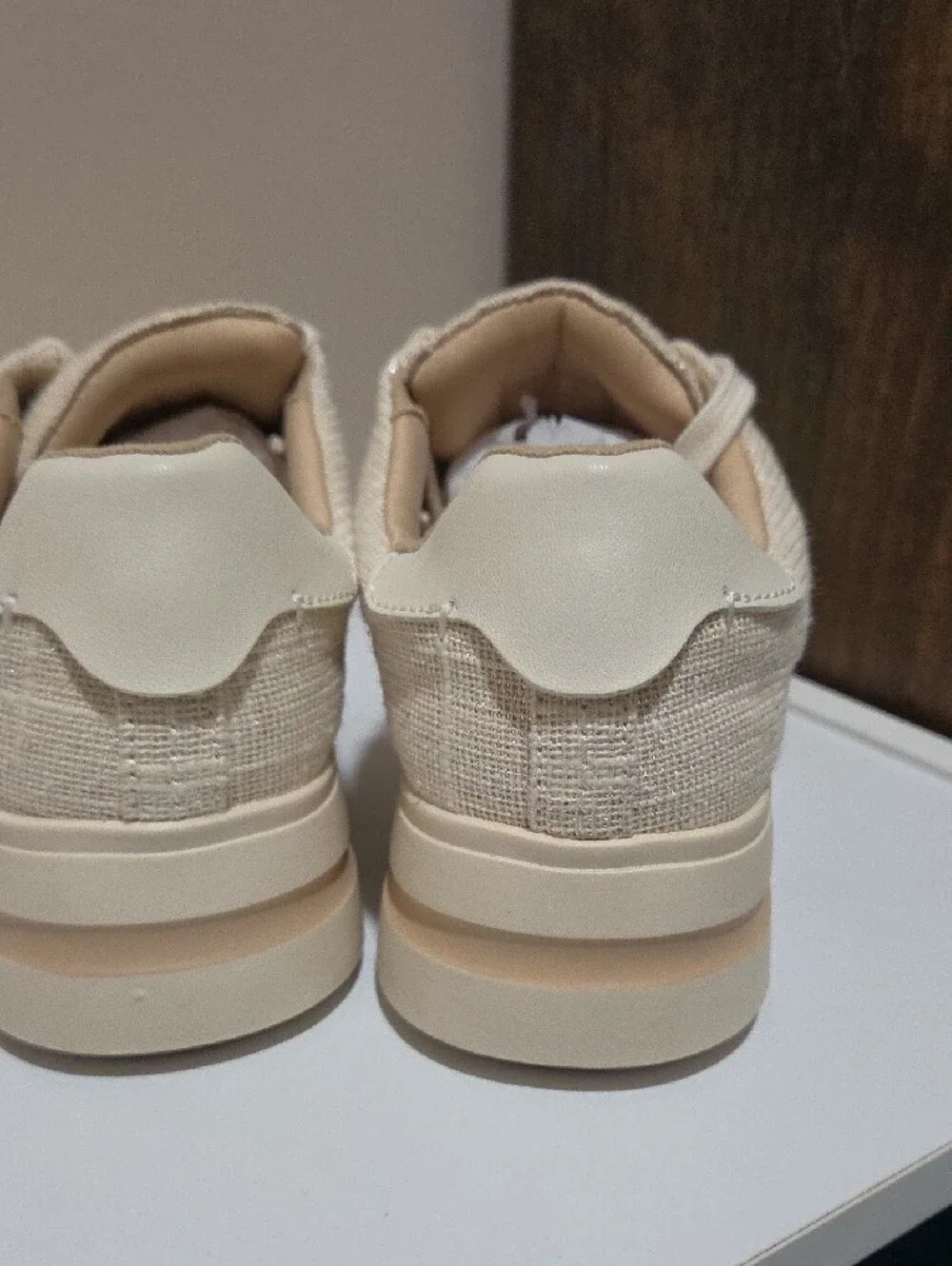 New Clarks Cloudsteppers Size 5.5 Women's Audreigh Beige Sparkle Canvas Sneakers